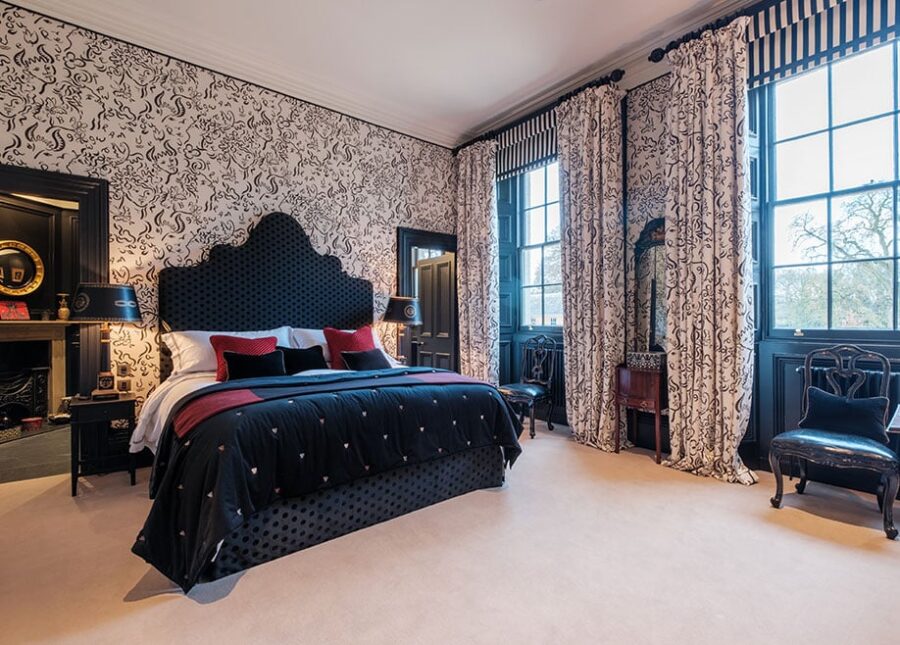 The George Metham room at Hotham Hall in black and white
